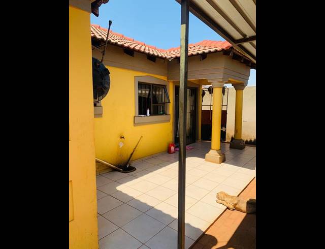 2 BEDROOM HOUSE FOR SALE IN VILLA LIZA